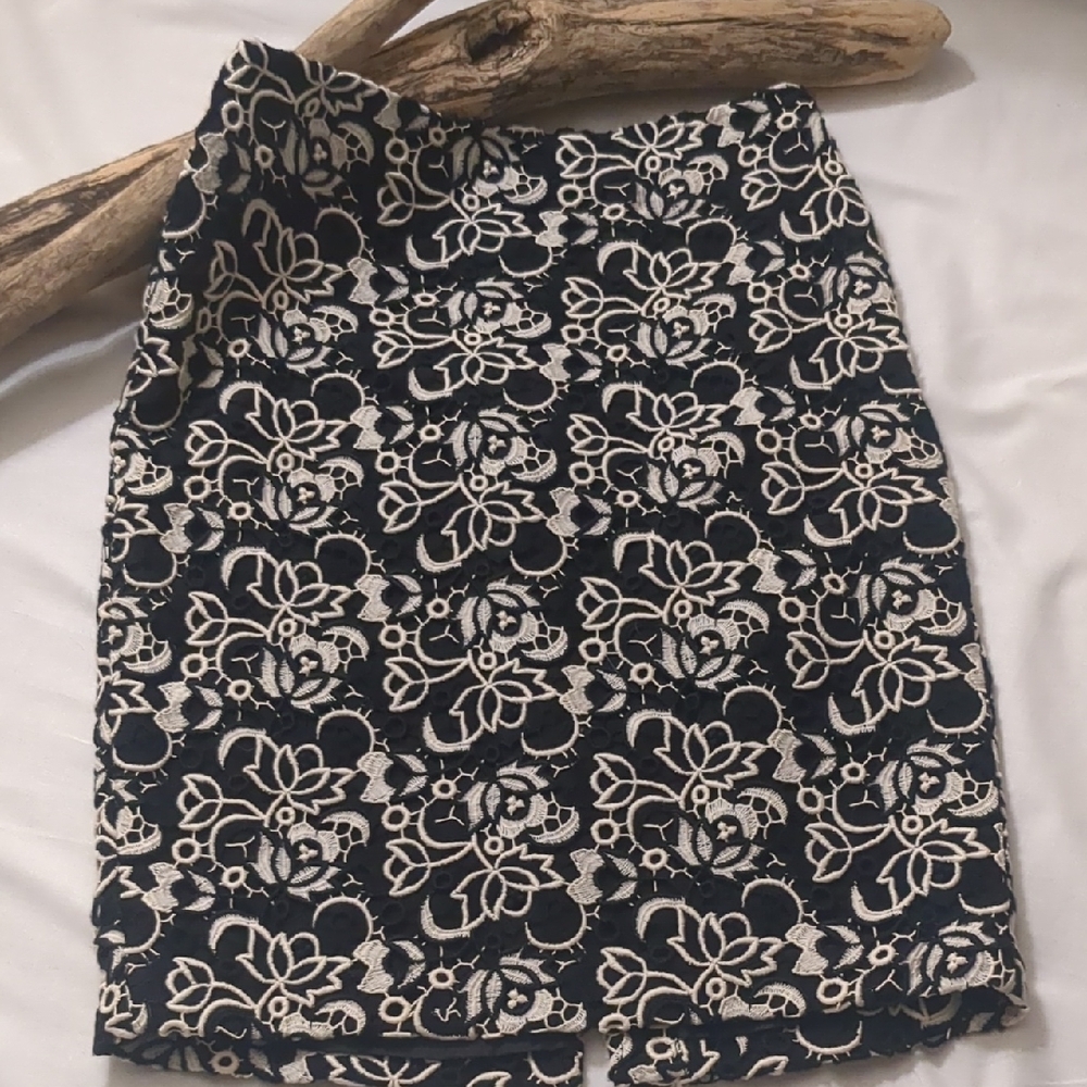 Elegant Black and White Lace Skirt